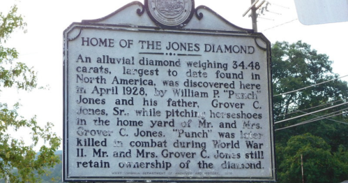 Historical marker detailing the discovery of the Jones Diamond in 1928, highlighting its size and the Jones family's legacy.