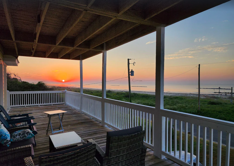 There’s A Beachfront Getaway In Louisiana That’s The Perfect Escape For Two