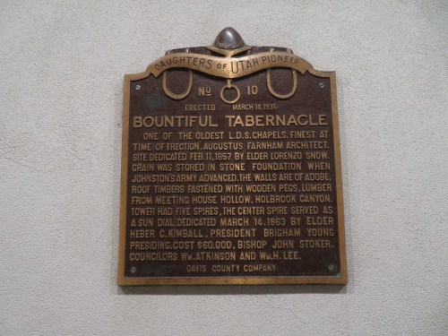 Plaque commemorating the Bountiful Tabernacle, detailing its history and construction by the Daughters of Utah Pioneers.