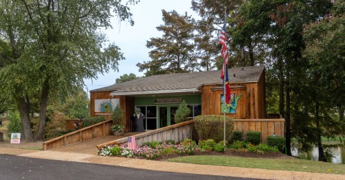Exterior of home of Kermit the Frog in Leland, MS