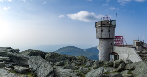 the observatory on top of new hampshire's mount washinington