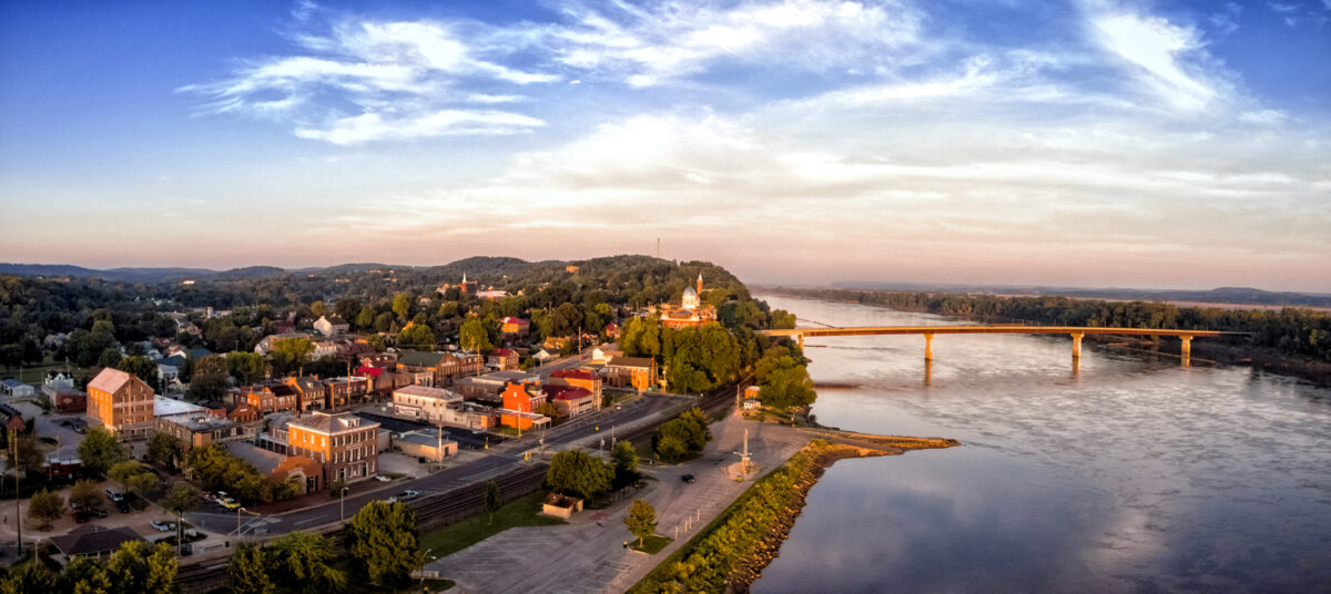 The Best Small Town Getaway In Missouri Best Things To Do In Hermann