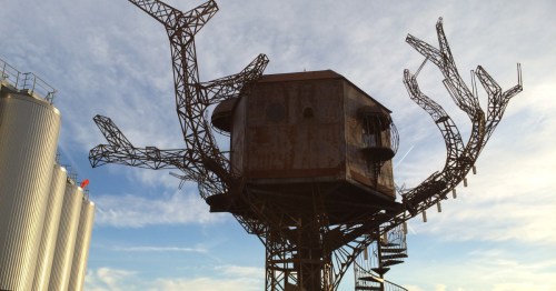 view of the steampunk treehouse at dogfish head brewery in delaware
