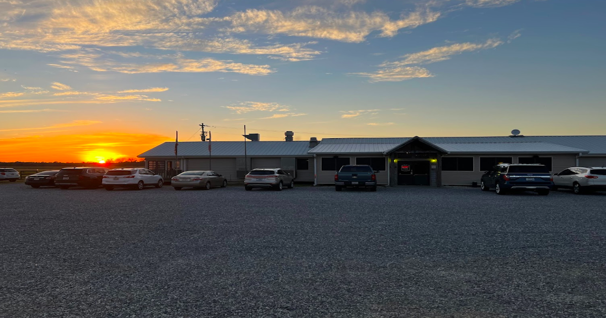 Must Try SmallTown Restaurant In Louisiana D.I.'s
