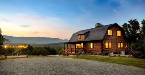 Luxury log cabin in Virginia with panoramic Blue Ridge Mountain views