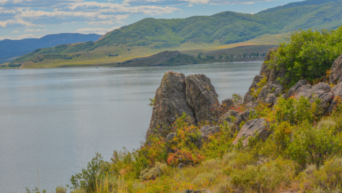 A view of Stagecoach Reservoir at Stagecoach State Park in the Colorado Rocky Mountains.