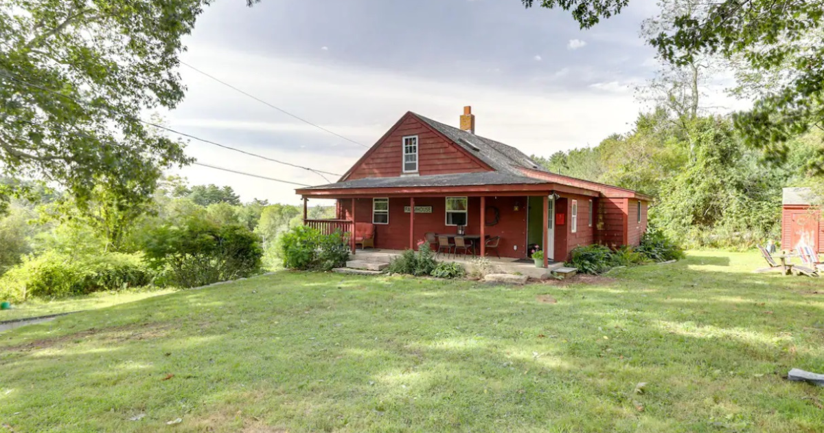 Escape To The Countryside When You Stay At This Rural Airbnb In Rhode ...