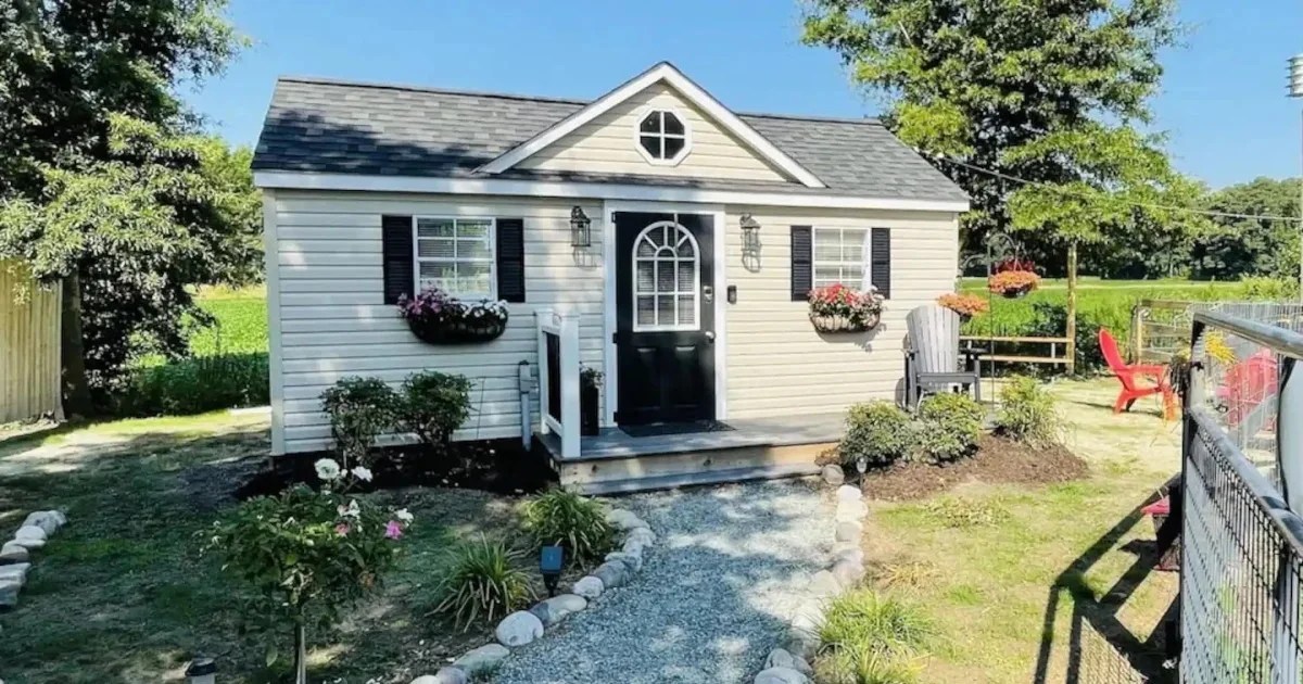 Tiny House Garden Hideaway: A Rural Airbnb In Delaware