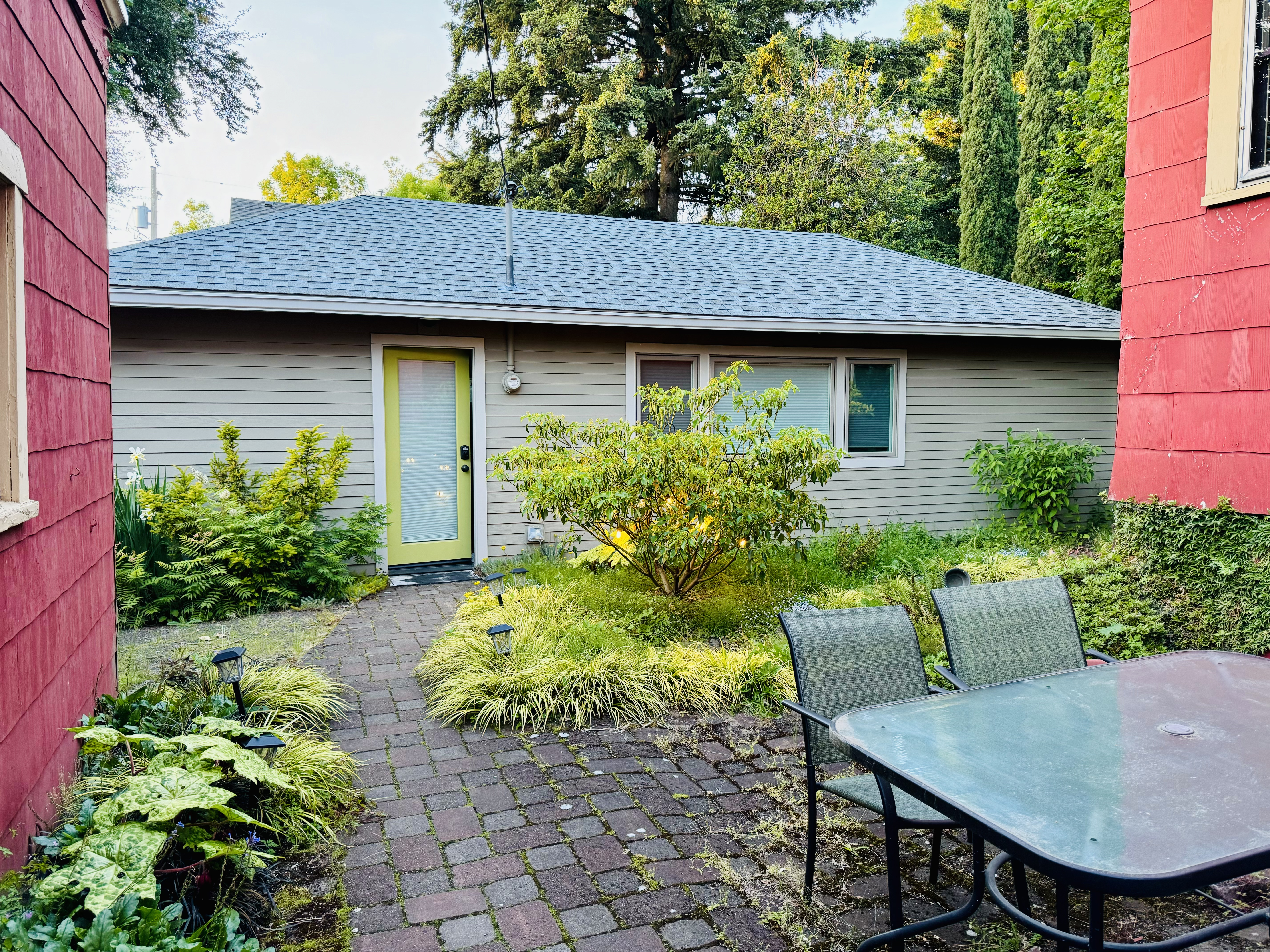 Discover the Best Airbnb in Portland: Urban Cottage Experience