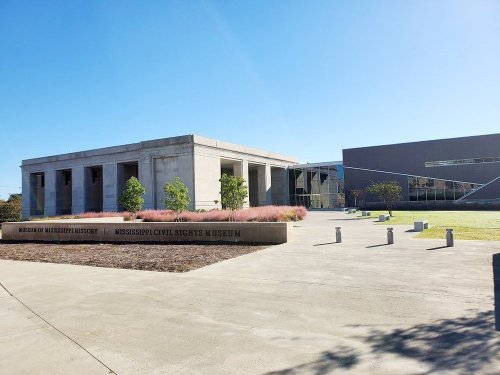 Exterior view of the Mississippi Civil Rights Museum and Museum of Mississippi History on a clear day.
