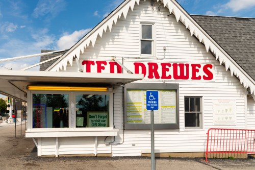 Exterior of the historic Ted Drewes, founded in 1929, on Route 66 in St. Louis, Missouri, USA.