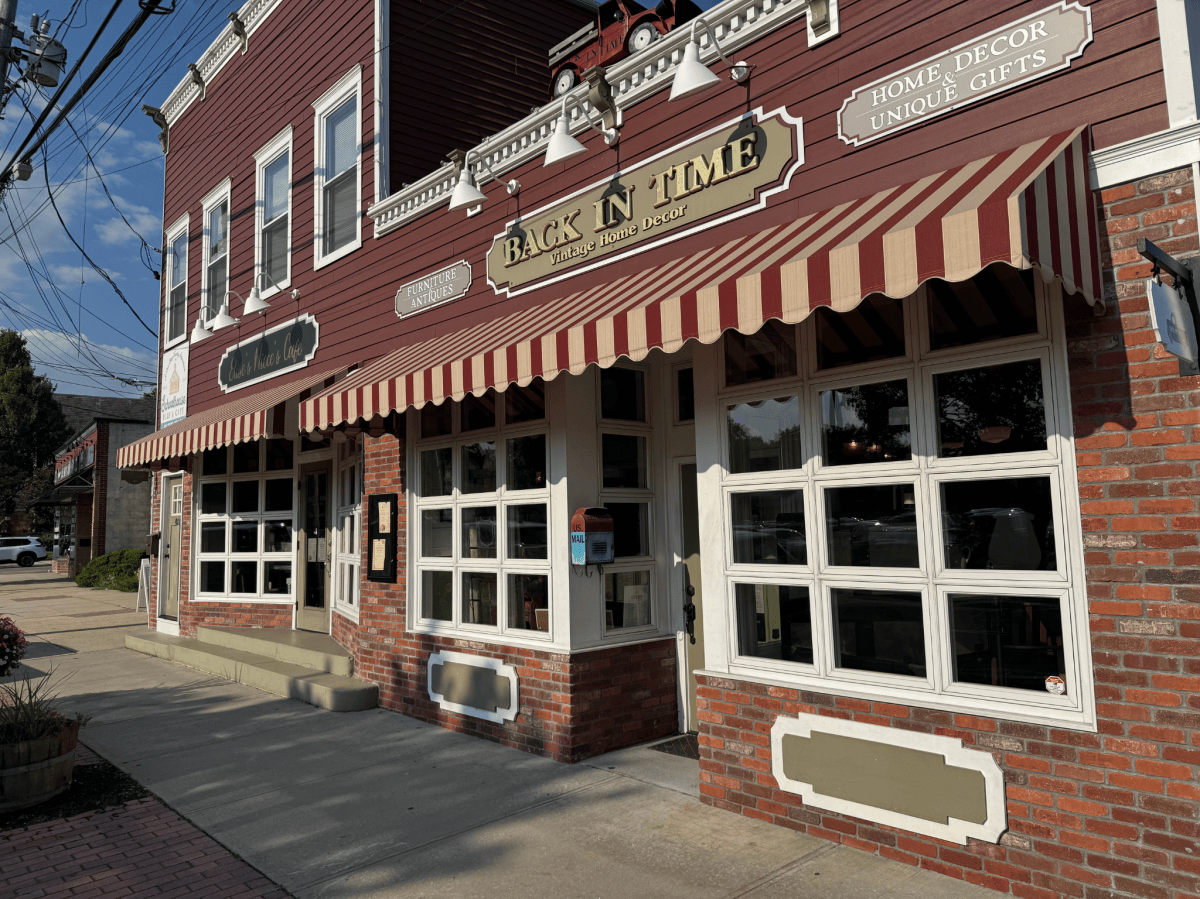 Back In Time Antique Store With Cafe in Farmingdale, NY