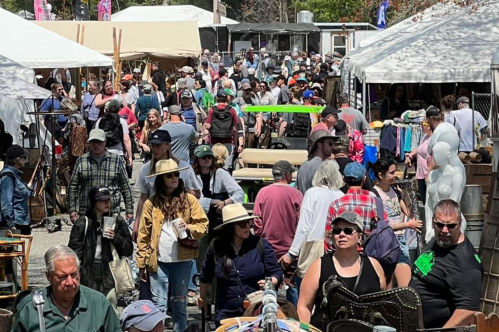 Crowd shopping at Brimfield Antique Market