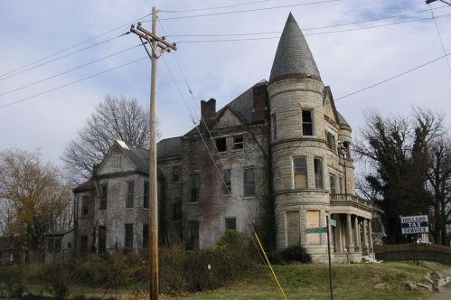 Outside view of an abandoned mansion in Louisville, Kentucky