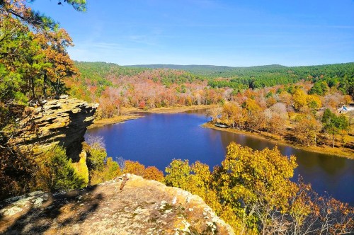 Breathtaking fall foliage at Robbers Cave State Park