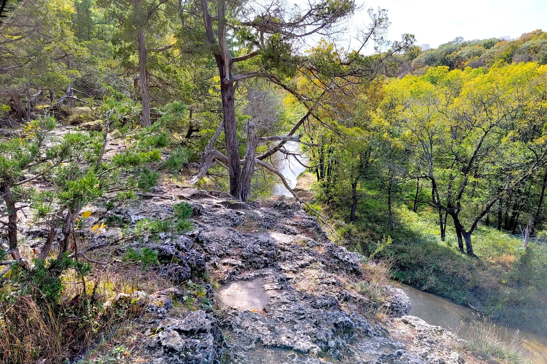 徒步愛荷華州復活節湖公園最新步道，享受難忘的冒險之旅