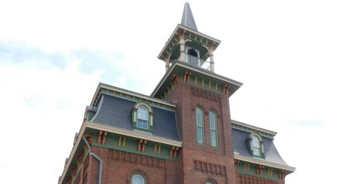 A red brick opera house.