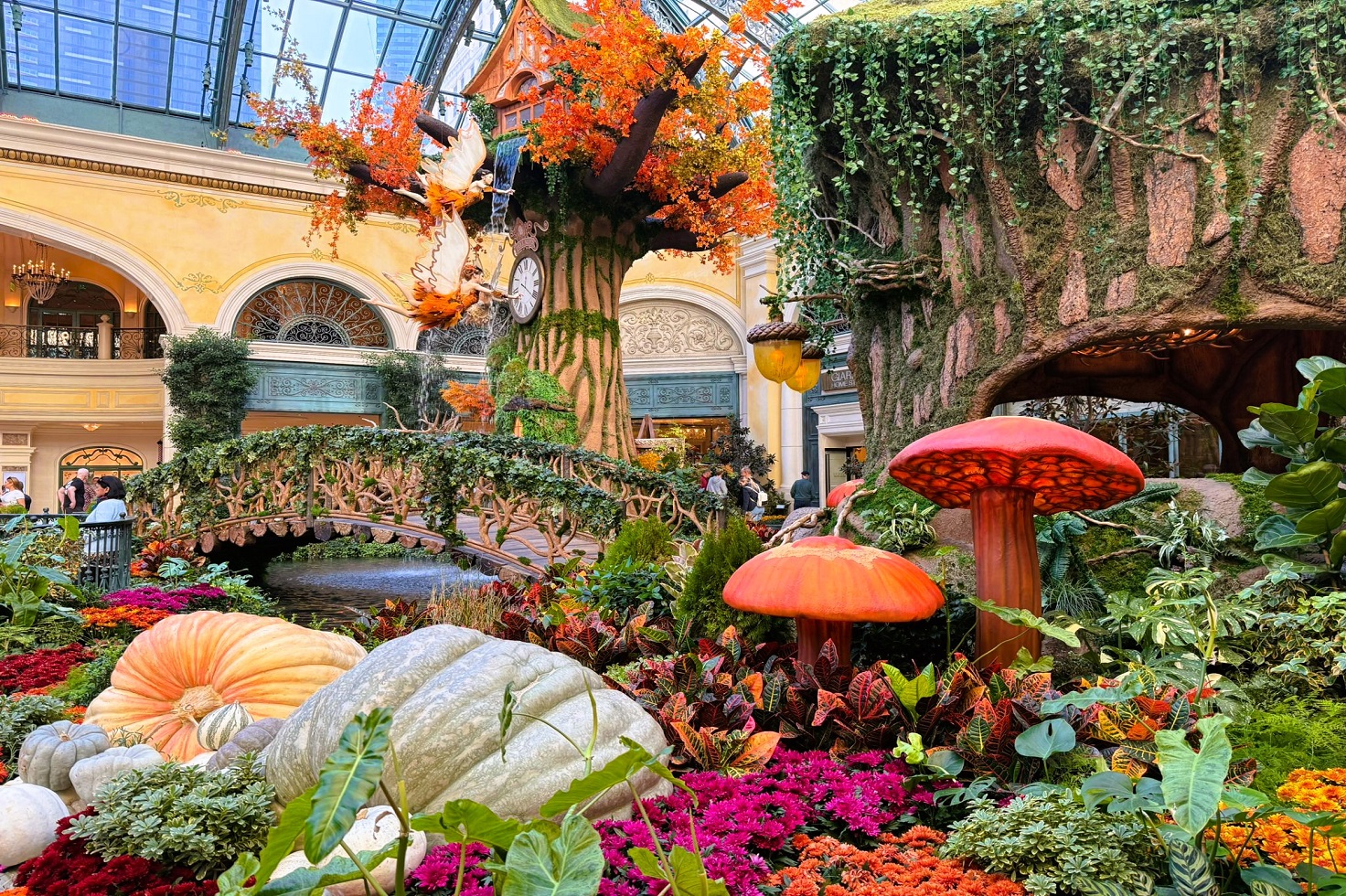 Free Attraction in Las Vegas Nevada: Bellagio Conservatory and Botanical  Gardens