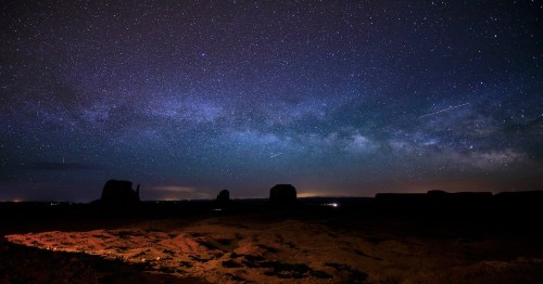 purple and blue sky filled with stars at a campground in arizona