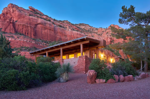 Luxury guesthouse in the desert