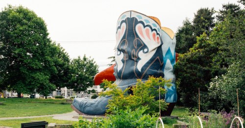 The giant cowboy boot landmark at Oxbow Park, part of the historic Hat and Boots in Seattle, Washington.