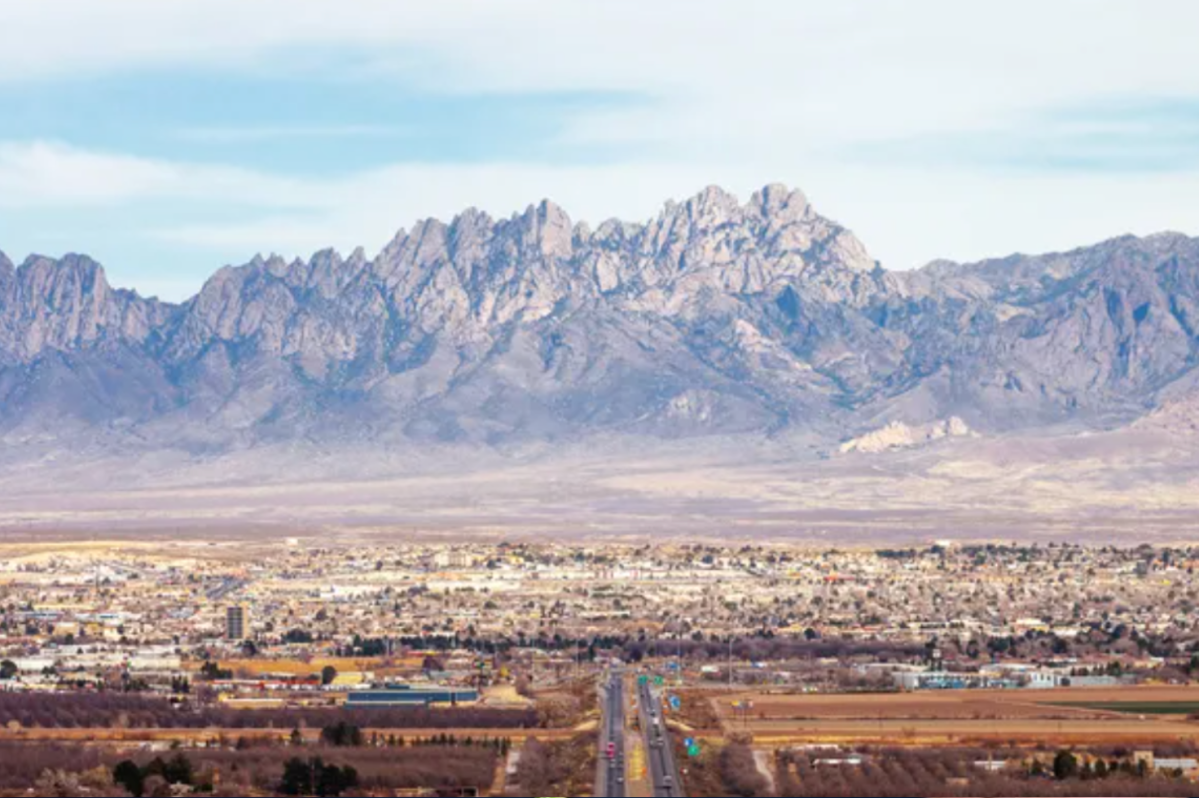 拉斯克魯塞斯（Las Cruces）是新墨西哥州的一個步行小鎮，以其歷史和美麗而聞名