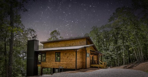A secluded cabin in Georgia perfect for stargazing.