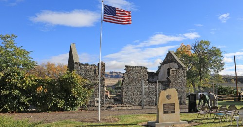 The exterior of the Canyon Creek Stage Station in Mountain Home, Idaho, on a clear day.