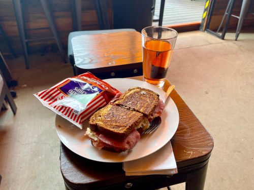 alt