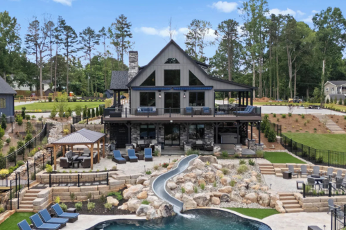 Exterior of a large luxurious lodge on Lake Norman in Sherrills Ford, North Carolina