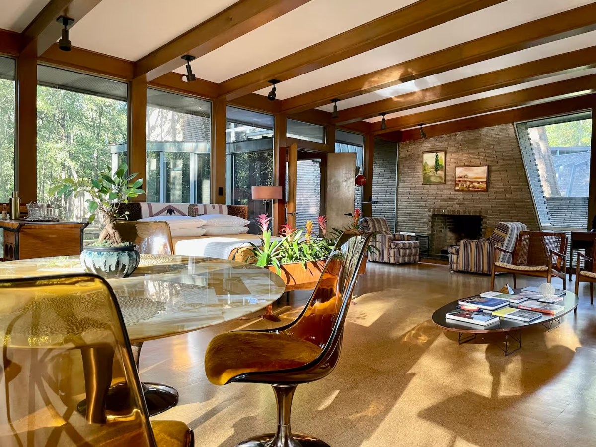 Mid Century Modern Airbnb