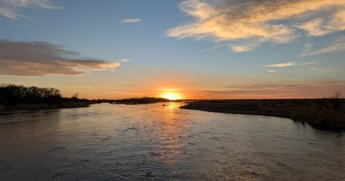 A beautiful sunset over the water at Fort Kearny State Recreation Area.