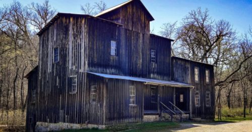 A wooden shelter in Montauk State Park in Missouri