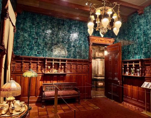 A museum featuring a reception room of a Gilded Age home.