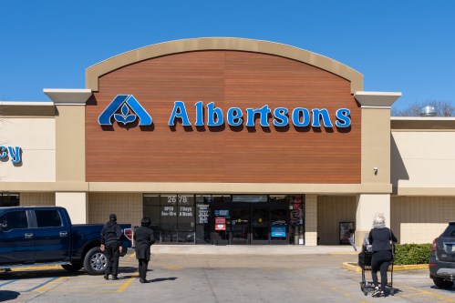 Albertsons Grocery Store exterior