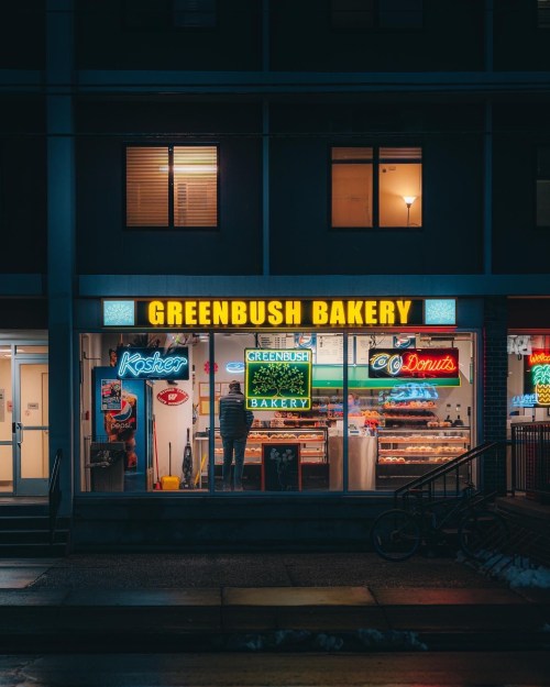 Exterior storefront of Greenbush Bakery on Regent St.