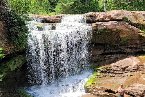 Photo source: https://www.alltrails.com/trail/us/michigan/o-kun-de-kun-falls-loop/photos
