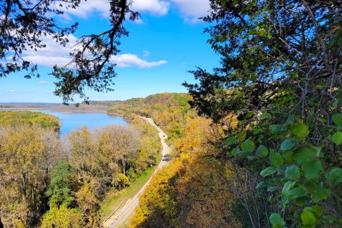 Photo source: https://www.alltrails.com/trail/us/illinois/indian-head/photos