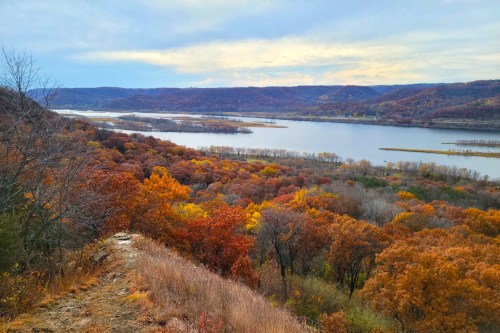 Photo source: https://www.alltrails.com/trail/us/wisconsin/perrot-ridge-to-bradys-bluff-loop--2/photos