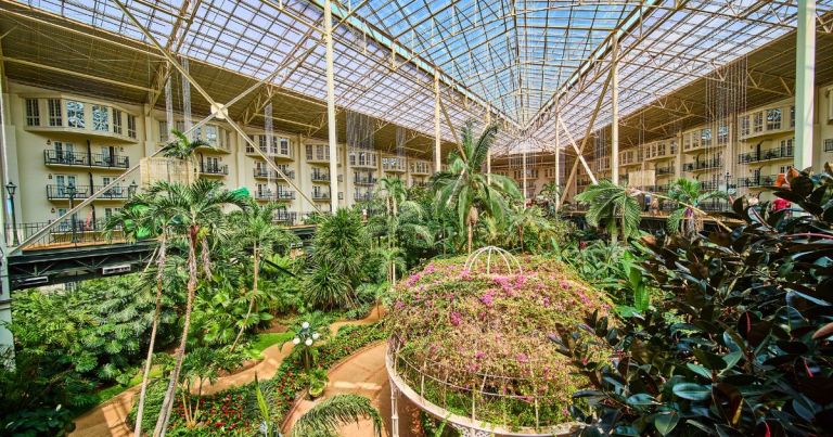 باغ‌های هنرستان سرپوشیده در تفرجگاه گیلورد اپری‌لند