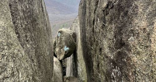 Only the Brave Attempt These Claustrophobic Hikes in Virginia