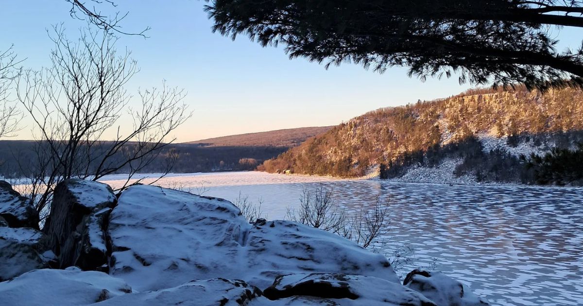 This Scenic Wisconsin Hike Is Even Better in the Winter With Friends