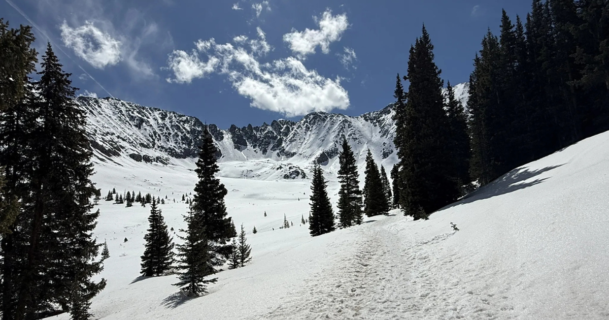 This Scenic Colorado Hike Is Even Better in the Winter