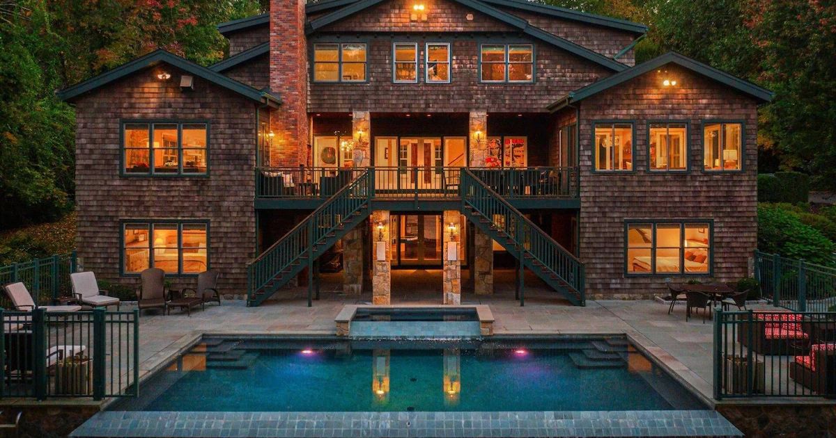 4 Trending Rentals in Connecticut That People Book on Repeat (And We See Why)