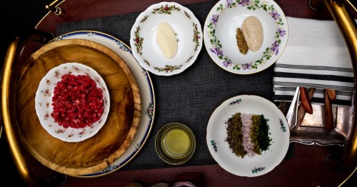 Aerial view of tartare cart