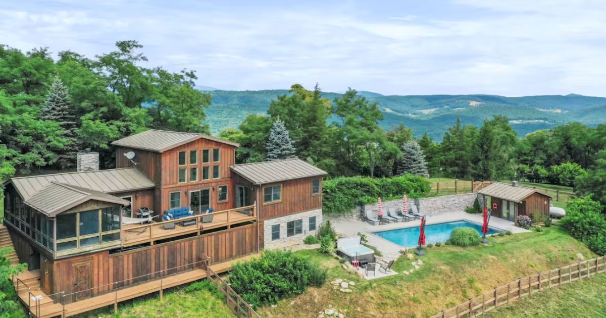 5 Trending Rentals in West Virginia That People Book on Repeat (And We See Why)