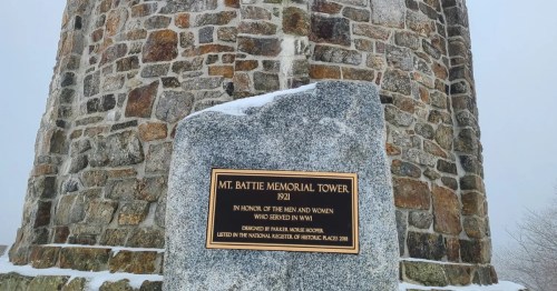 Mount Baddie Stone Memorial in Maie