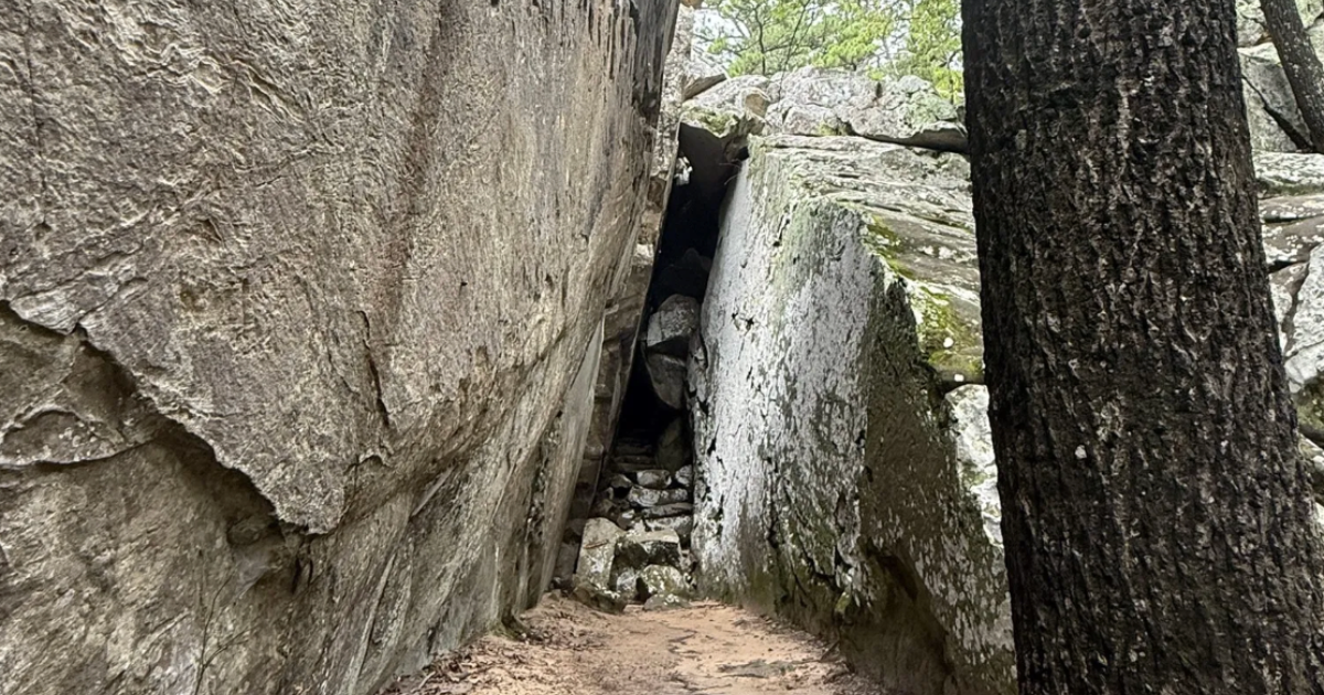 This Is the Most Claustrophobic Hike in Oklahoma —Would You Try It?