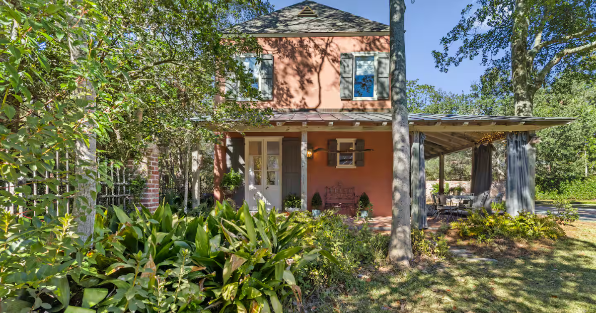 This Cozy Wooded Mississippi Airbnb Is Straight Out of a Hallmark Movie