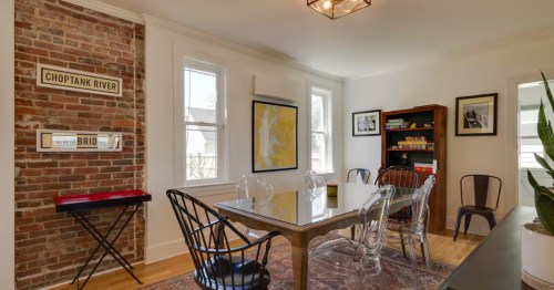 Classic dining room in an Airbnb in Cambridge, MD